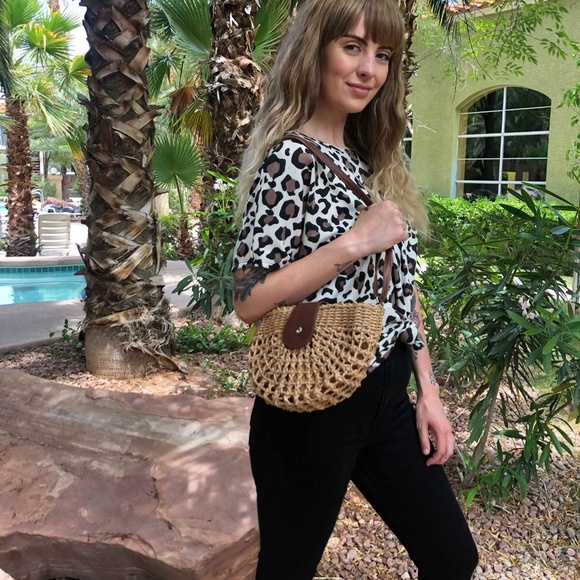 :::Only 2 LEFT::: Leopard Print Twist-Back Top - Picture 3 of 5
